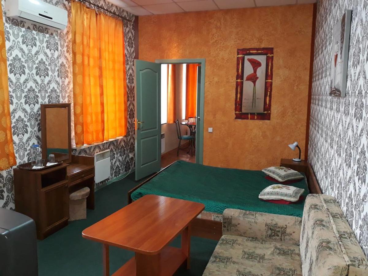 EuroLux Hotel Poltava Buitenkant foto