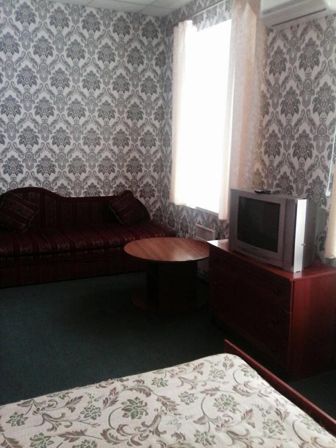 EuroLux Hotel Poltava Buitenkant foto